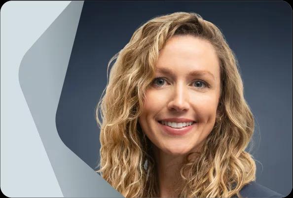 Kirsten Woitscheck Headshot